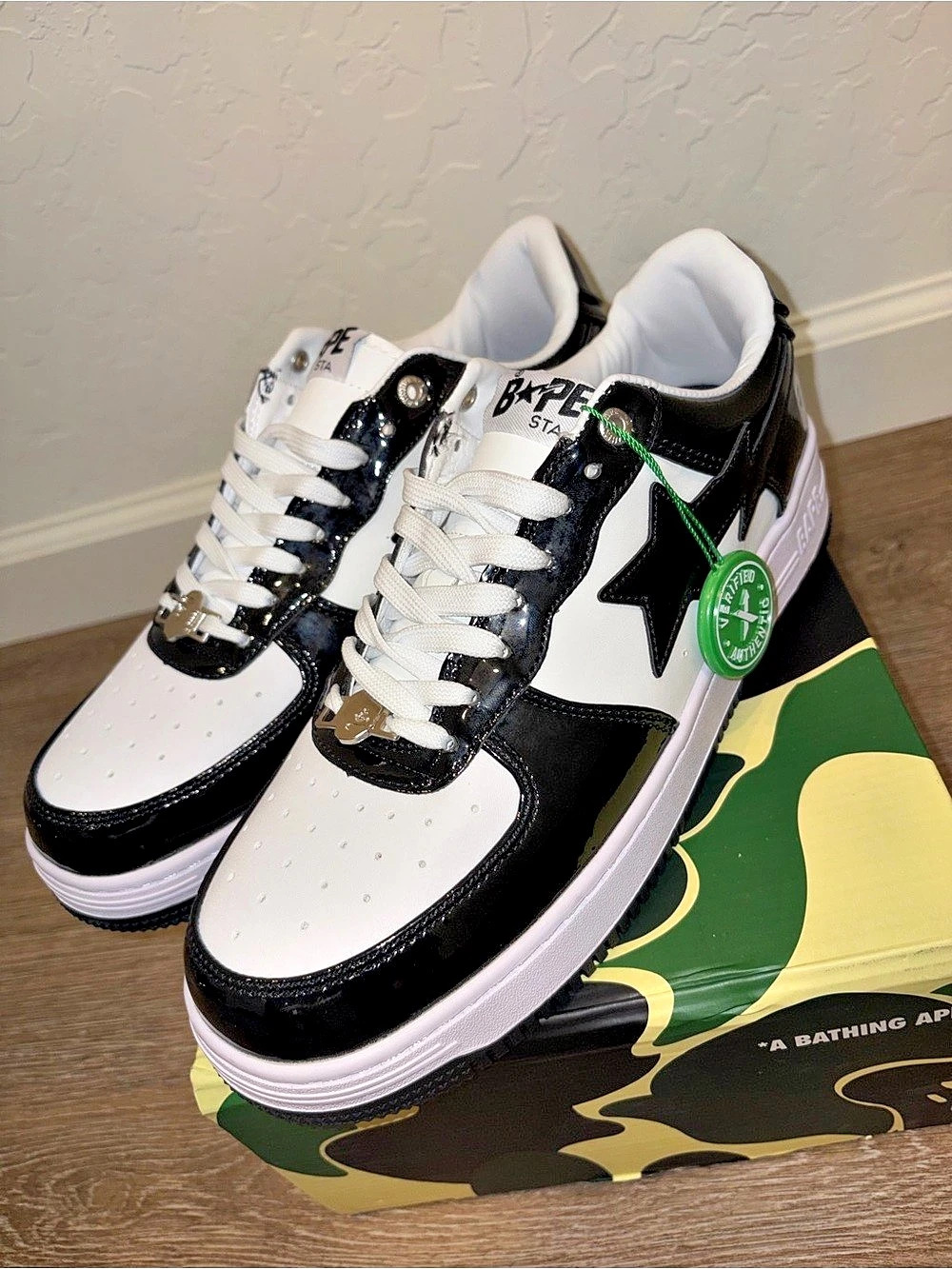 A Bathing Ape Bape Sta Low Patent Leather Black White Low Black & White Sneakers